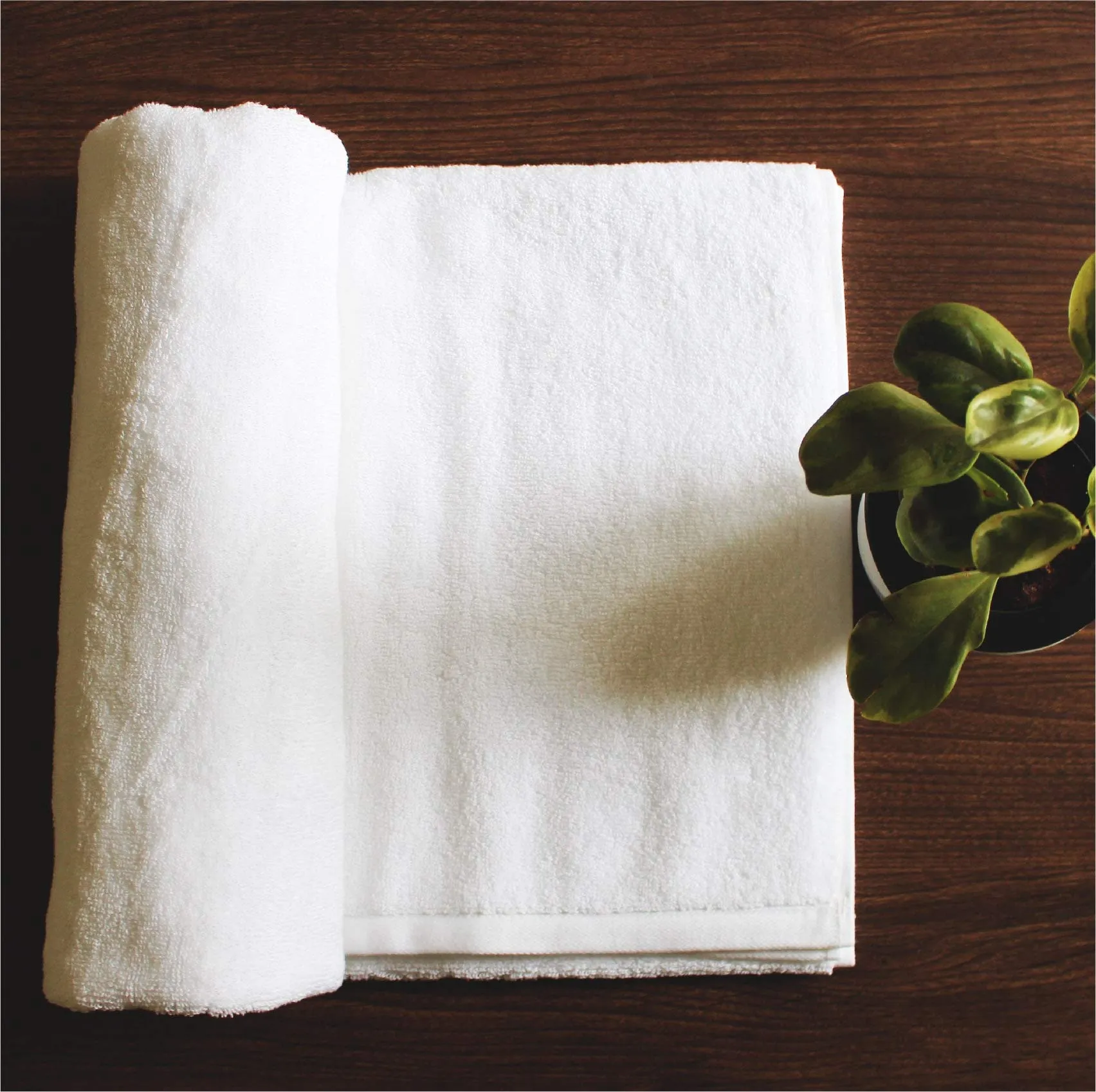 HEELIUM Bamboo Bath Towel, Super Absorbent, Soft, 600 Gsm, 140 Cm X 70 Cm, Pack Of 2, White